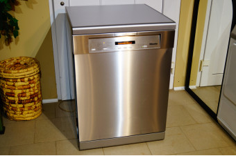 Miele celonerezová myčka G5630 SC, tři koše