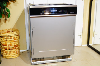 Miele nerezová vestavná myčka G 6515 Sci XXL, tři koše
