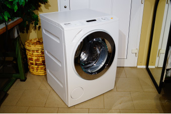 Pračka Miele softtronic W 4144, 1400 otáček na 7 kg